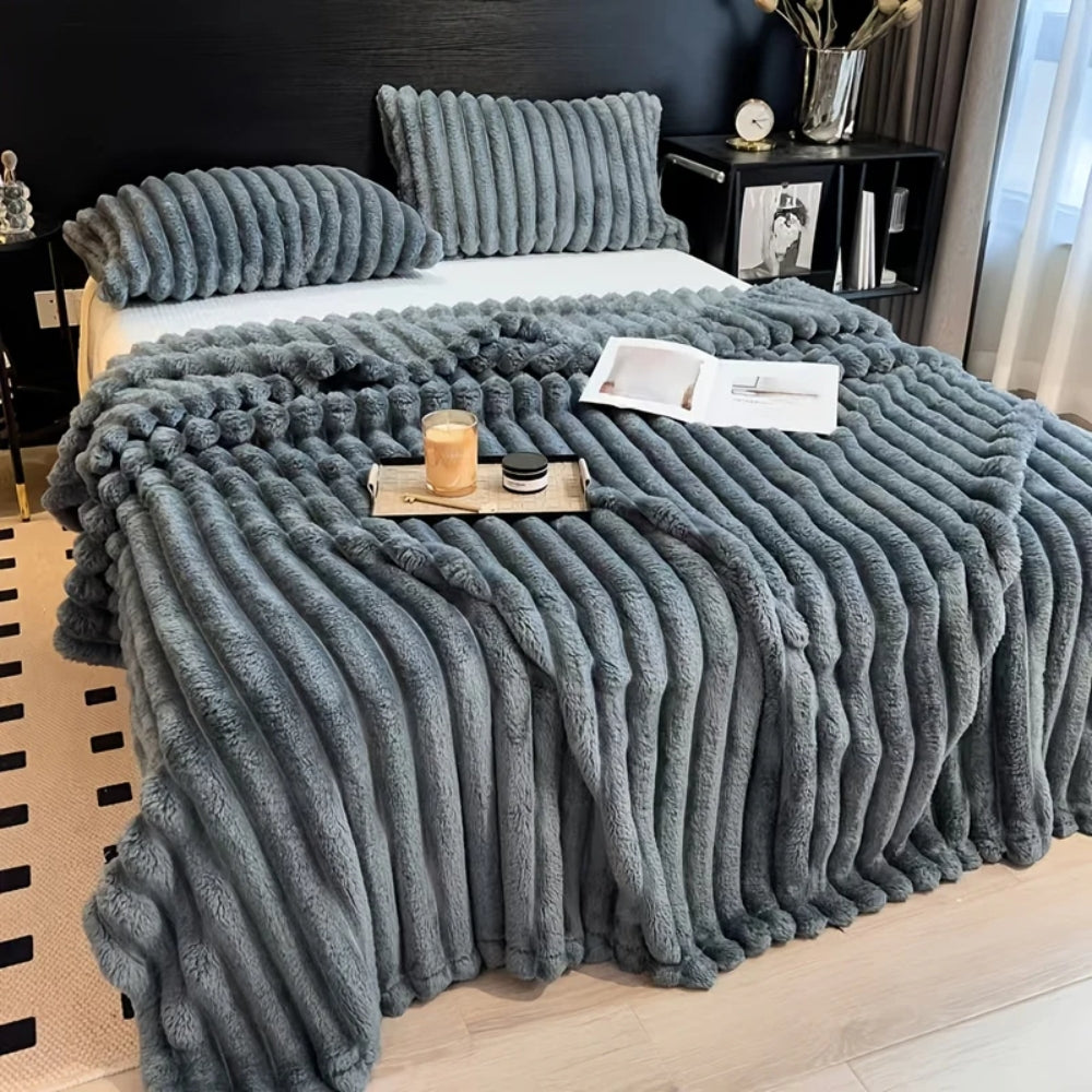 Lyxiga filtar - Varm flanellfilt i imiterat kaninskinn för soffan